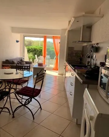 Apartment 6 Pers, 2 Chambres, Terrasse, Parking, A 20m De La Mer - Ref Jdc042