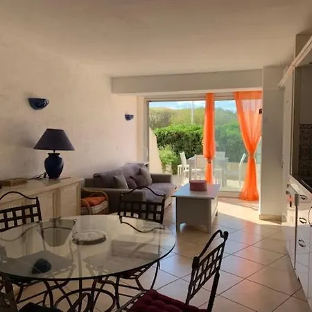 Apartment 6 Pers, 2 Chambres, Terrasse, Parking, A 20m De La Mer - Ref Jdc042 Agde