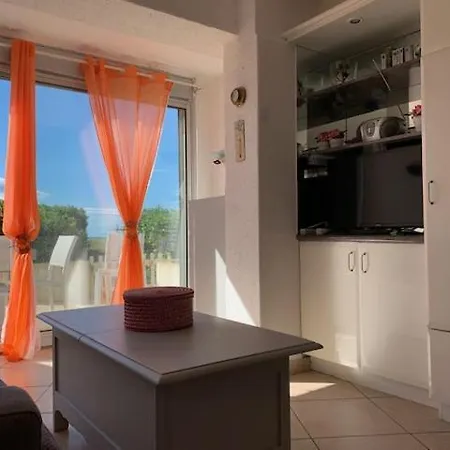 Apartment 6 Pers, 2 Chambres, Terrasse, Parking, A 20m De La Mer - Ref Jdc042 *